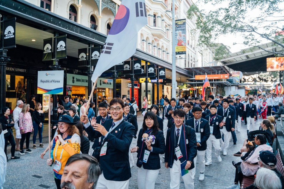 12일 호주 브리즈번에서 진행된 '2019 INAS 글로벌게임' 개막식에 참석한 42명의 대한민국 대표 선수단이 퍼레이드를 하고 있다